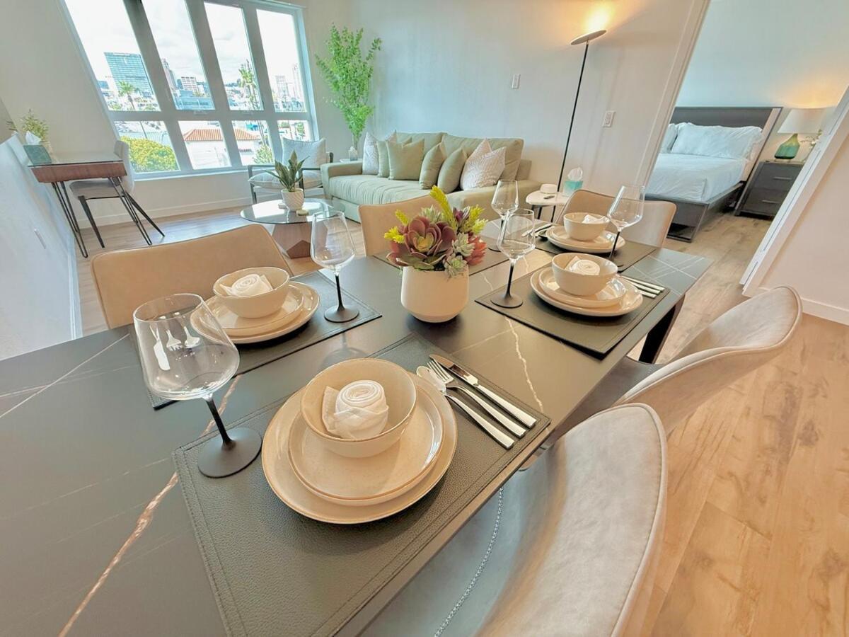 3 Bedroom 2 Bath Westwood Apartahotel *